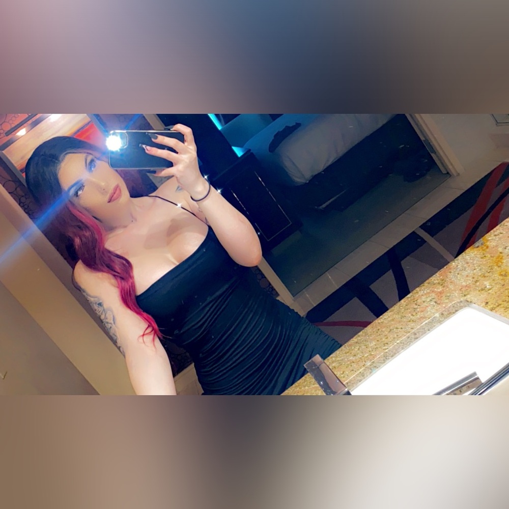 🎉I’M LIVE🎉 - Picture 5 of 5
